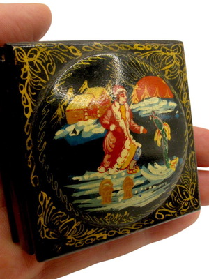 Vintage Russian Lacquered Jewelry Box like new, hand-painted USSR 60s