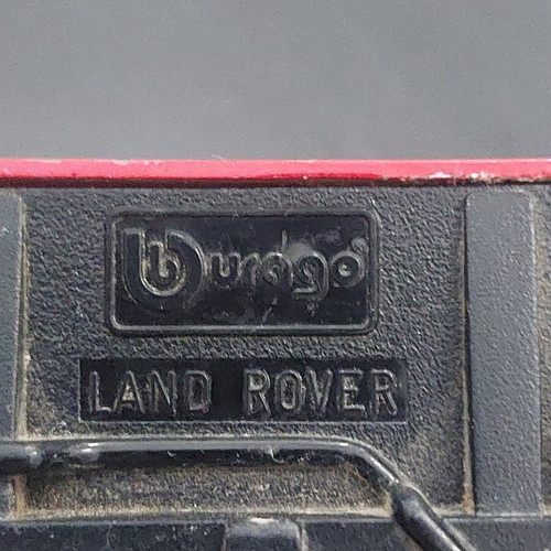 Bburago Land Rover Defender 109 diecast collectible car