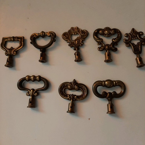 Vintage brass furniture knobs and keys like new