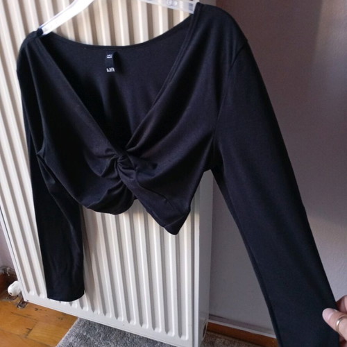 Crop top black like new, size M-L