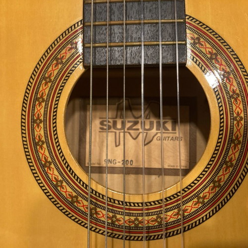 Suzuki SNG-200 classical guitar 3/4 used with case