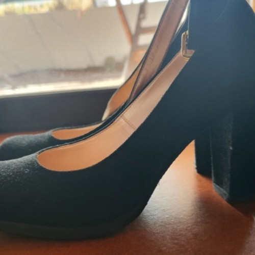 Black suede pumps with thick heel and strap, size 39, like new