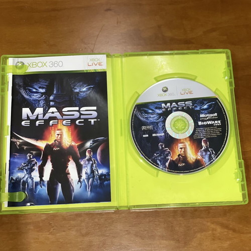 Xbox 360 controller with 1 Mass Effect game