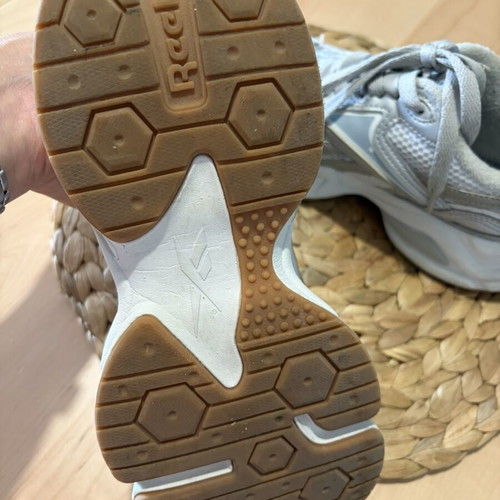 Reebok athletic shoes size 39 silver like new