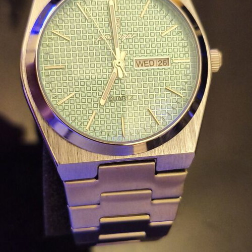 Poedagar Tiffany Blue Quartz Watch 40mm Like New, 30m Water Resistant
