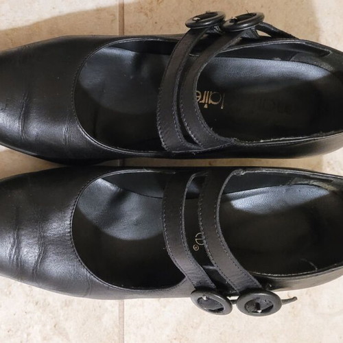 Mary Jane Marie Claire black leather pumps like new
