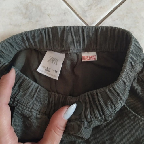 Zara corduroy pants for boys 2-3 years like new, khaki