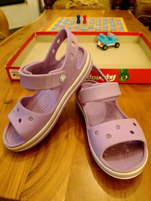 Παιδικά πέδιλα Crocs C13 λιλά με λευκό