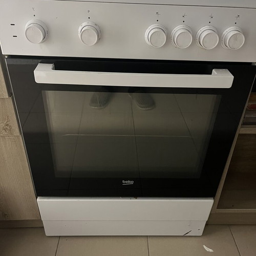 Beko kitchen oven like new, functional and well maintained
