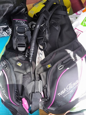 BCD buoyancy compensator TUSA Tina women's size small_medium new pink