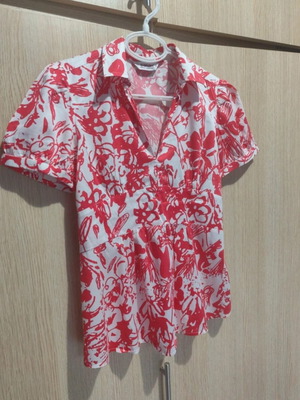 Sarah Lawrence women's short sleeve blouse used, white and red, size S