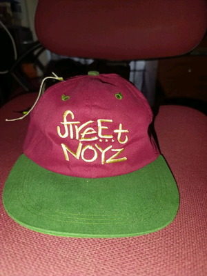 Street Noise vintage snapback hat new, red and green