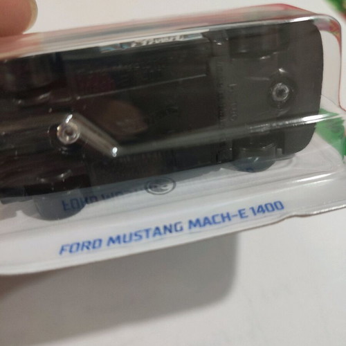 Hot Wheels Treasure Hunt Ford Mustang Mach-E 1400 like new