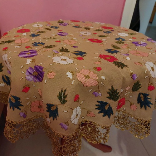 Handmade embroidery with knitted lace new, diameter 83 cm