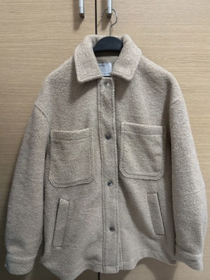 Beige Bershka coat with silver buttons like new