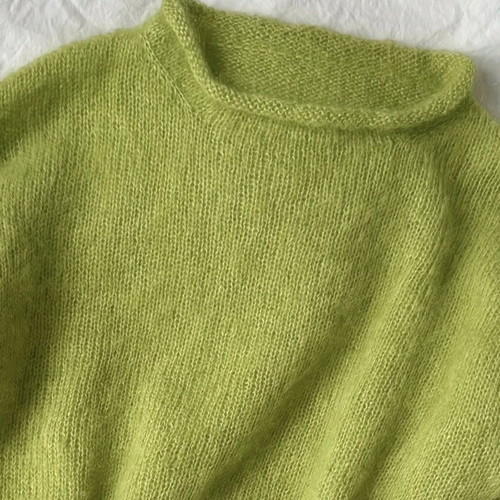 Green pullover new, unworn