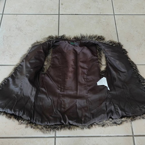 Girls' fur vest Benetton like new, size 7/8, black brown