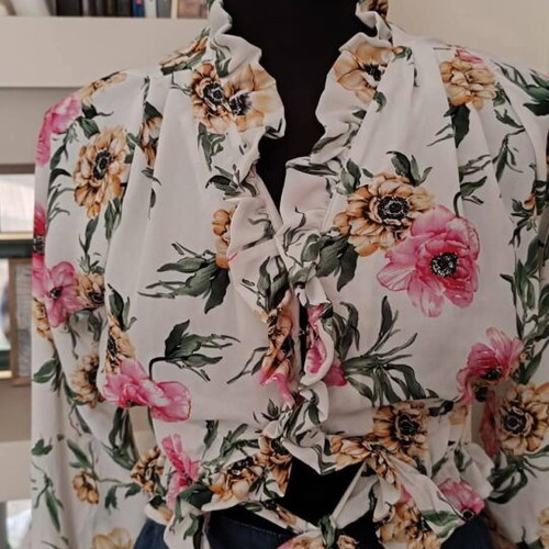 Brigitte Boutique floral crop top like new, size small