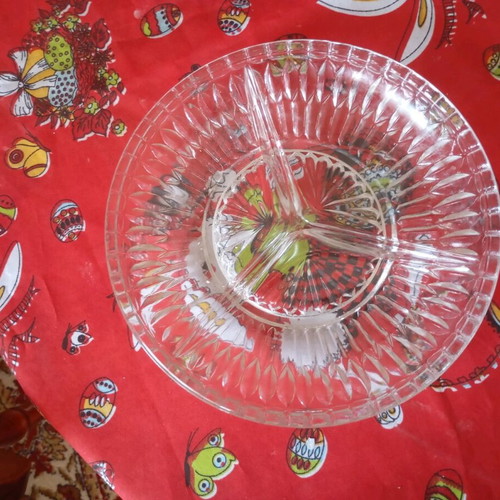 Vintage glass plate with three compartments like new