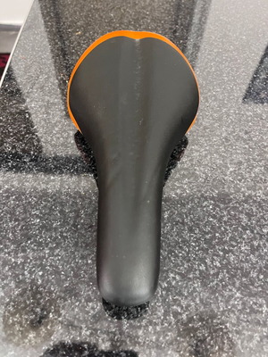 Bicycle saddle like new