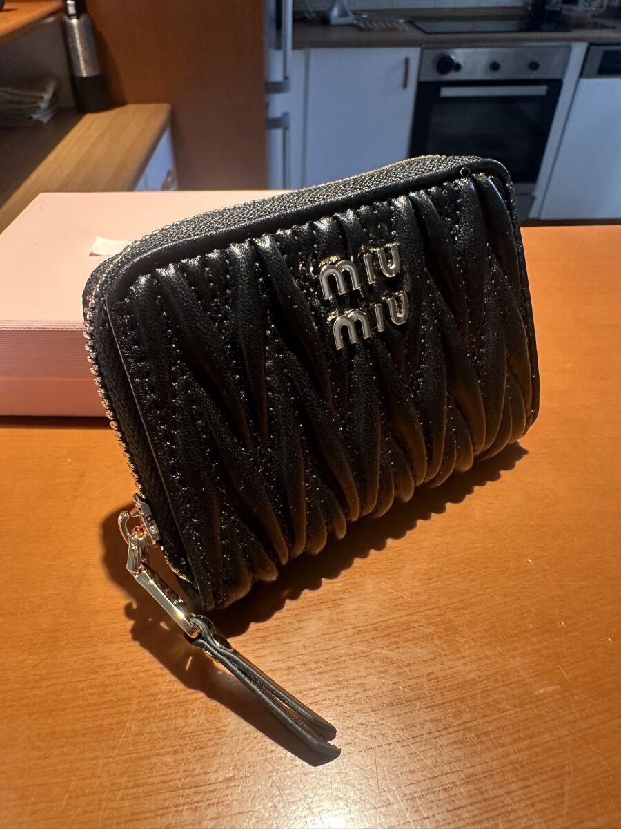 Miu Miu black leather wallet new, holds… - € 80,00 - Vendora.cy