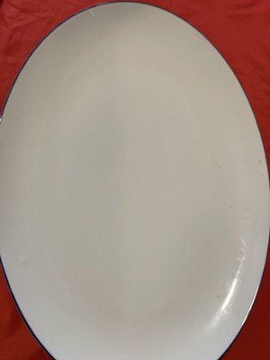 Πιατέλα οβάλ λευκή πορσελάνη σαν καινούργιο με μπλε σιρίτι