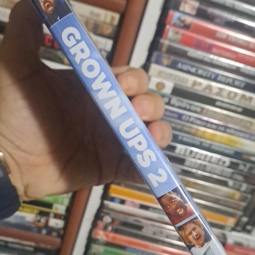 Grown Ups 2 DVD σαν καινούργιο με ελληνικούς υπότιτλους