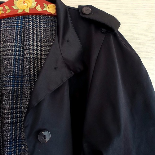 Trench coat classic used, black gabardine with warm lining, size 48