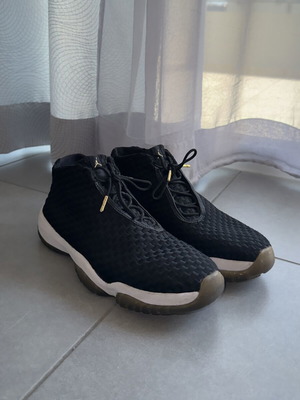 Air Jordan Future sneakers used, size 45, black and white