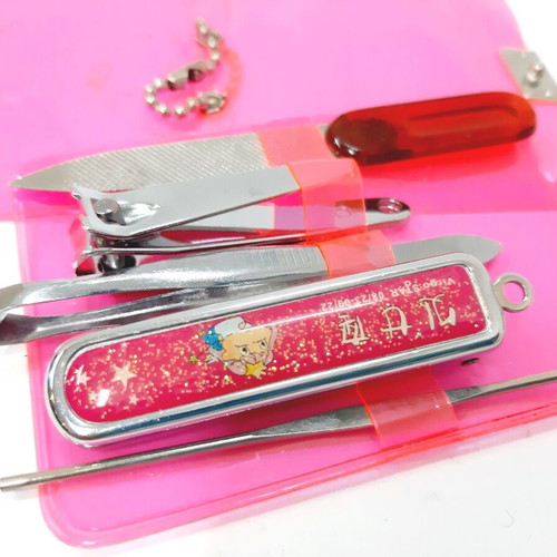 Manicure tool set like new in pink case 11×7 cm