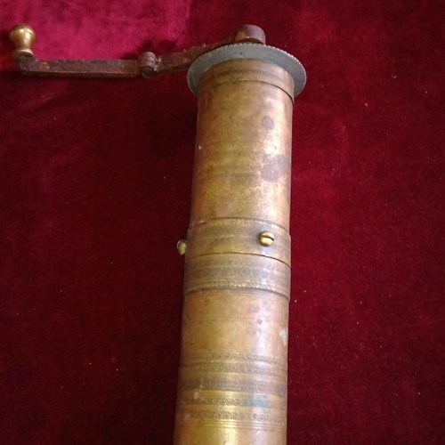 Brass coffee grinder used, height 29cm, weight 1.5kg