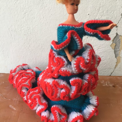 Spaniola doll with knitted dress and movable upper limbs