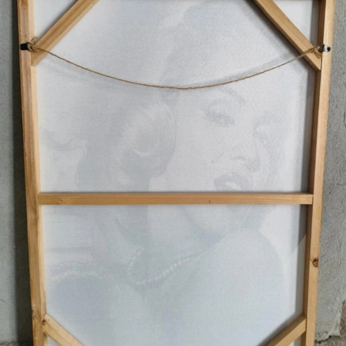 Marilyn Monroe canvas like new, size 19.5×27.5 cm