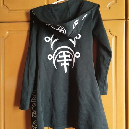 Cardigan used, black and white, size L without zipper or buttons
