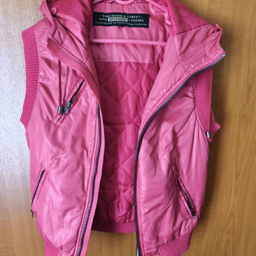 Splendid sleeveless puffer vest like new, pink, size M