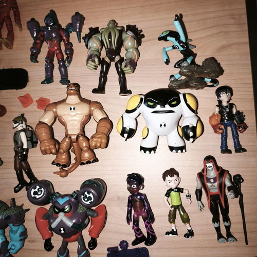 Ben 10 figures collection used with Giochi Preziosi & Deluxe Omnitrix Watch