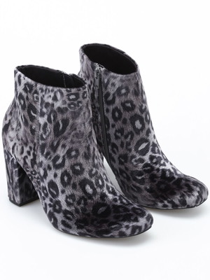 Μποτάκια animal print Steve Madden καινούργια με τακούνι 9 πόντων