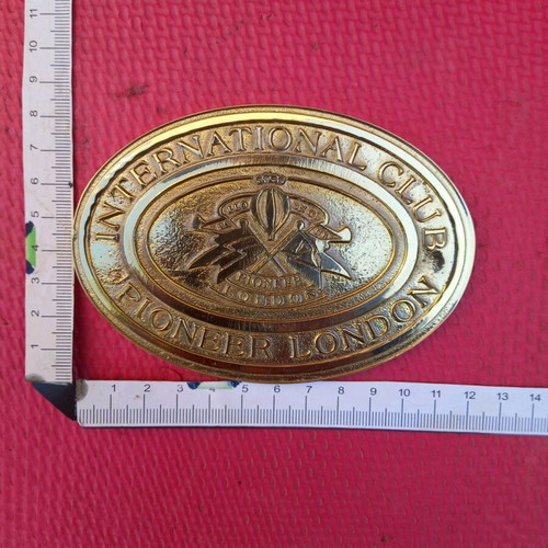 Club Pioneer London flags new, brass, set of 2