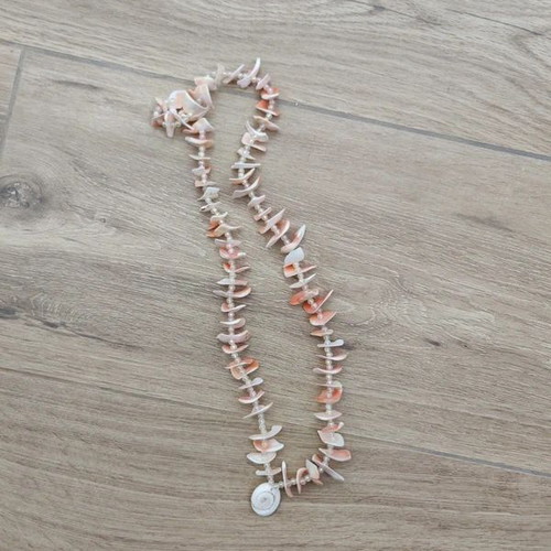 Vintage necklace with natural shell petals and small pearls new, beige