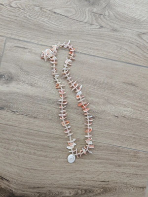Vintage necklace with natural shell petals and small pearls new, beige