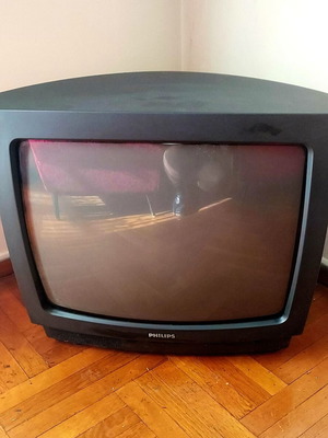 Τηλεόραση Philips 20 ιντσών μεταχειρισμένη με τηλεχειριστήριο