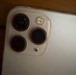 iPhone 11 Pro Max 64GB μεταχειρισμένο σε πολύ καλή κατάσταση, άσπρο με σπασμένο τζαμάκι κάμερας