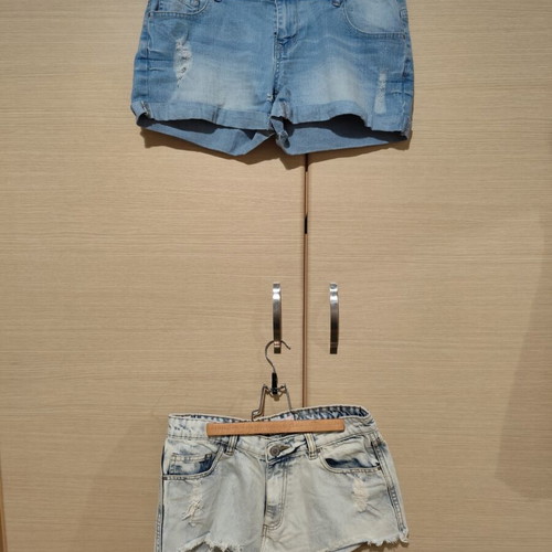 Women's clothing bundle like new, 2 denim shorts, skirts, jumpsuit L