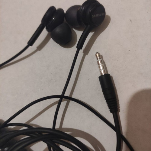 Samsung EO-IA500 audiophile earphones like new with microphone