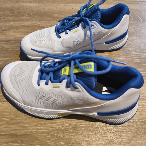 Wilson Intrigue Pro tennis shoes like new, size 39 1/3, white and blue