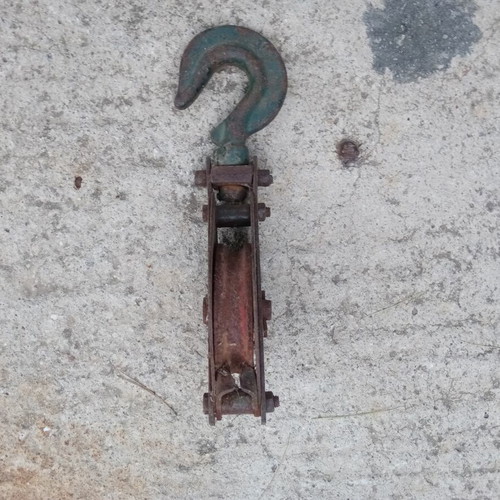 Vintage pulley block with hook, 4 inch
