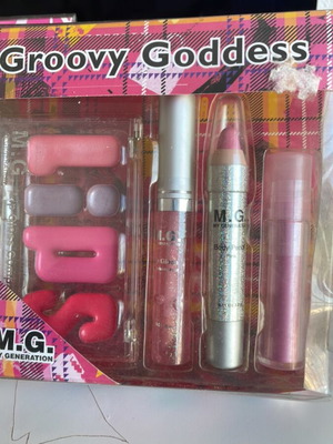 Groovy Goddess M.G. My Generation kids makeup set new