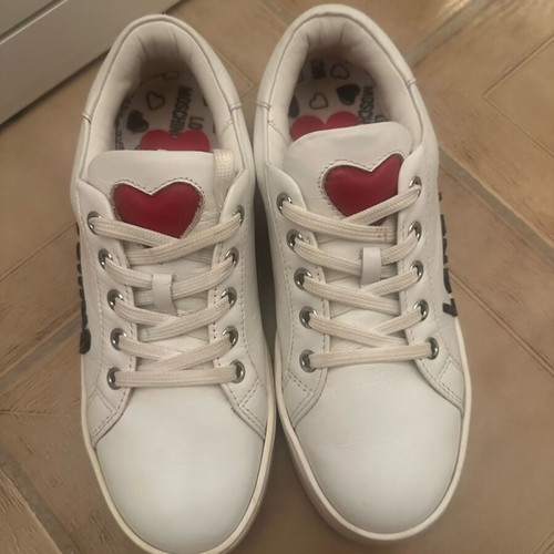 Love Moschino women's athletic shoe used, size 37, white