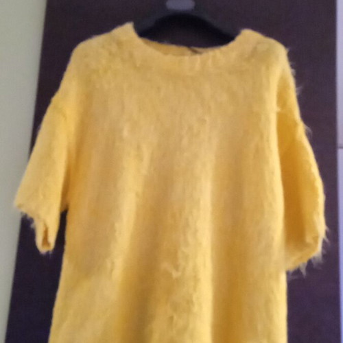 H&M women's yellow short sleeve pullover like new