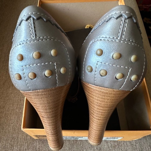 Tod’s platforms used, grey-silver, size 38.5